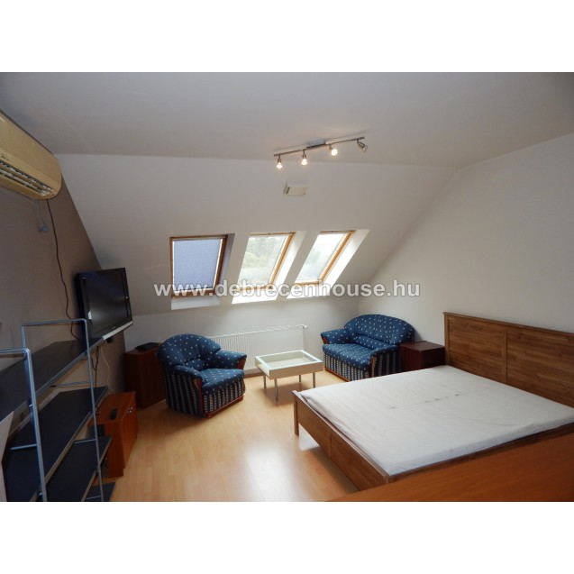 Studio flat for SALE in city center. 35.9 m. Ft