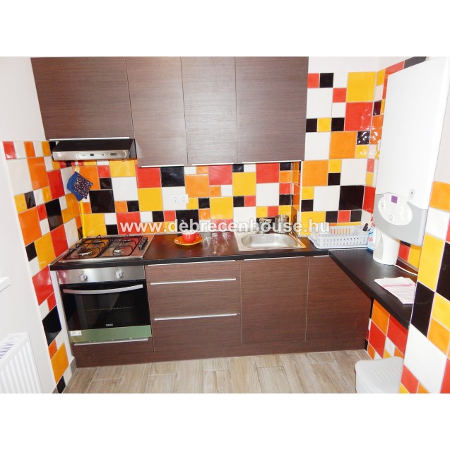 1 bedroom, study room. Close to tram 1 / Kassai Campus, homey flat is for rent. 200K