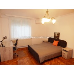  4 mins walk from Medical Uni., 1 bedroom flat in Bolyai street.