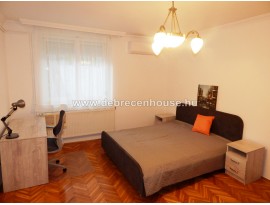  4 mins walk from Medical Uni., 1 bedroom flat in Bolyai street.